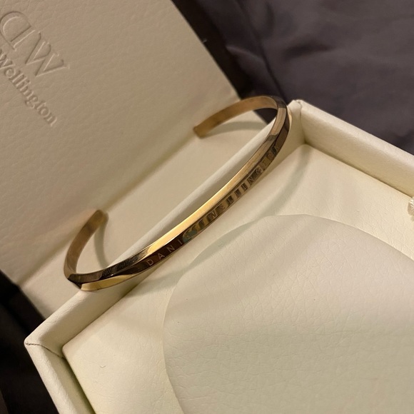 Authentic Daniel Wellington bracelet - Picture 2 of 5